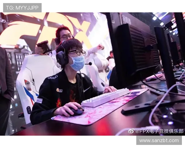 FPX战队在CSGO比赛中意识争议引发热议分析与讨论
